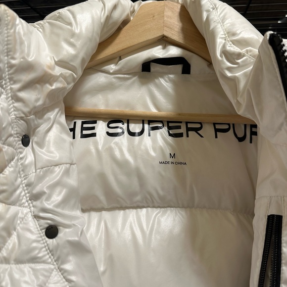 ARITZIA SUPER PUFF IN SHINY WHITE, EXCELLENT CONDITION, WORN TWICE - Picture 4 of 4